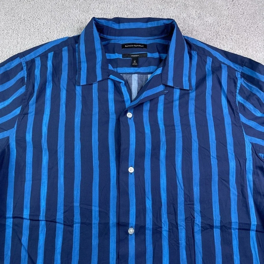 Banana Republic Shirt Mens XL Blue‎ Stripes Short Sleeve Camp Loop Collar